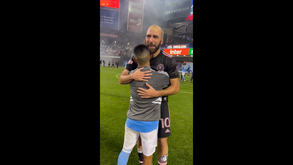 Higuaín lavado em lágrimas no adeus aos relvados