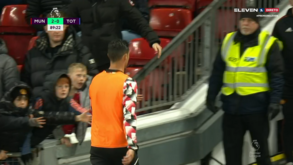 Ronaldo irritado vai para o balneário antes de acabar o jogo