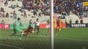 Lembra-se o que andava a fazer com 15 anos? Moises Paniagua estreou-se no futebol profissional e marcou o golo da vitória!