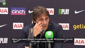 Conte e as lesões de três atacantes: «Se a situação piorar tenho de calçar as chuteiras e ir jogar»