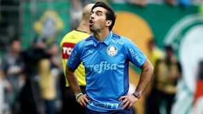 Abel Ferreira: «Digo aos jogadores para não ouvirem as vossas perguntas, não irem atrás das vossas cantigas»