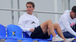 Hugo Félix assiste ao jogo da equipa feminina do Benfica