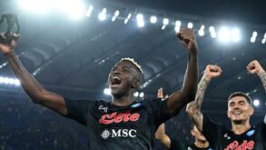 O grande golo de Osimhen que deu a vitória ao Nápoles em Roma