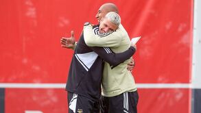 Benfica afina estratégia para jogo com a Juventus: imprensa italiana acompanha treino no Seixal