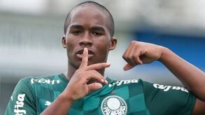 Endrick sempre a crescer: Menino do Palmeiras continua no centro... da Europa