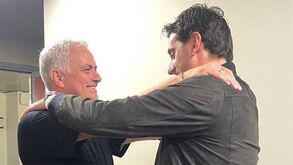 Diego Milito partilha foto com Mourinho: «Tantas memórias do que vivemos juntos!»