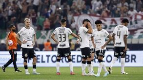 Corinthians perde com o Fluminense e está matematicamente afastado do título do Brasileirão