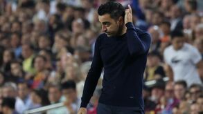 Henry defende Xavi: «Se o Barcelona tivesse outro treinador o vulcão iria entrar em erupção»