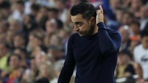 De costas voltadas para a Champions: O Barcelona tem duas caras, mas nenhum sorriso