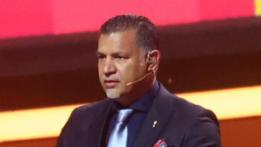 Ali Daei detido no Irão por apoiar protestos no país
