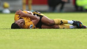 Matheus Nunes sai lesionado do jogo do Wolverhampton com o Brentford