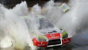 Quatro feridos na chegada da Baja de Portalegre por queda de estruturas devido a mau tempo