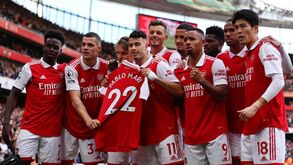 Martinelli marca e equipa do Arsenal dedica golo a Pablo Mari: veja as imagens