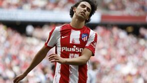 O que deve fazer João Félix?
