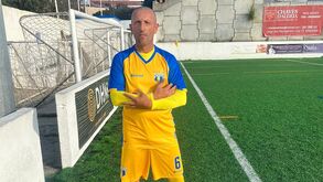 Continua a jogar futebol aos 47 anos e atira: «Vou bater o recorde de Miura»