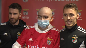 Benfica realizou o sonho de Guilherme: jovem conheceu ídolos e Roger Schmidt
