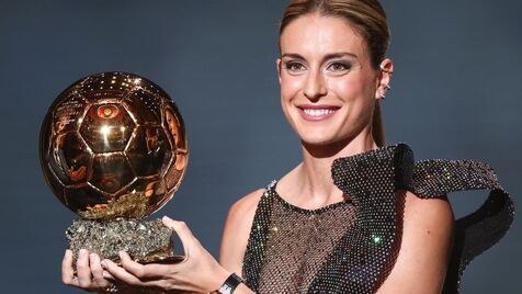 Alexia Putellas leva Bola de Ouro de melhor jogadora do mundo