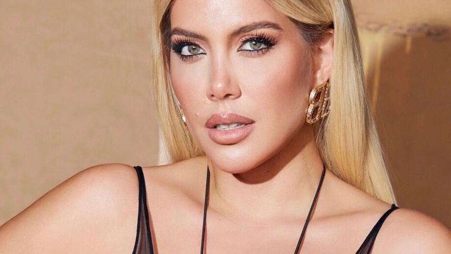 Wanda Nara seduzida por ex-FC Porto na zona VIP do estádio Giuseppe Meazza