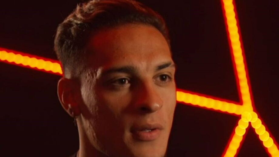 Brasileiro foi contratado pelo Manchester United no verão