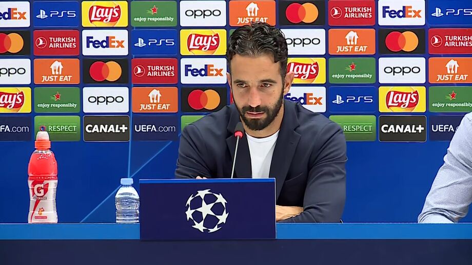 Na opinião do técnico, o cartão vermelho direto a Adán mudou o rumo do jogo do Sporting em Marselha