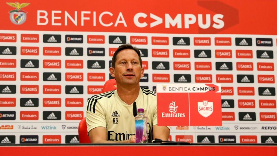 Treinador do Benfica tomará decisões amanhã