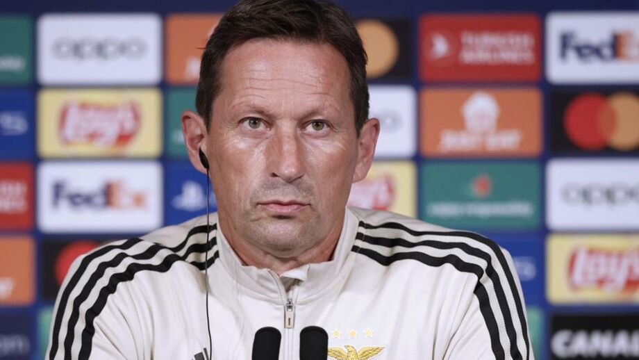 Avançado está entre as opções do Benfica para a deslocação ao terreno do Paris SG