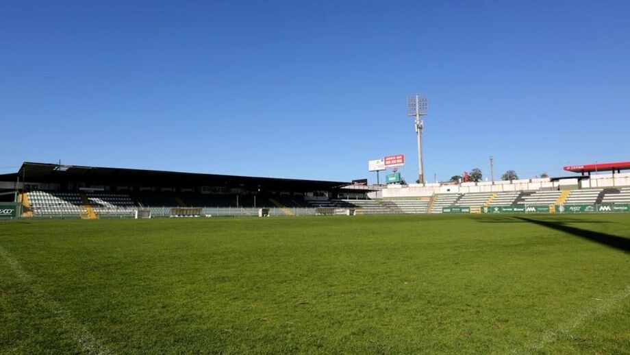 Francisco Julião é reforço do Leça