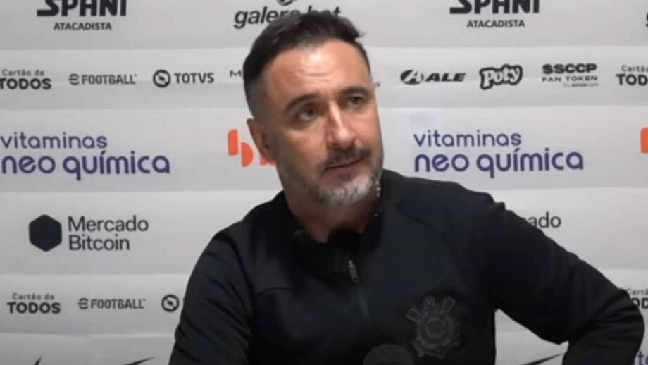 Treinador do Corinthians fala de "erros graves" de arbitragem depois do jogo com o Goiás 