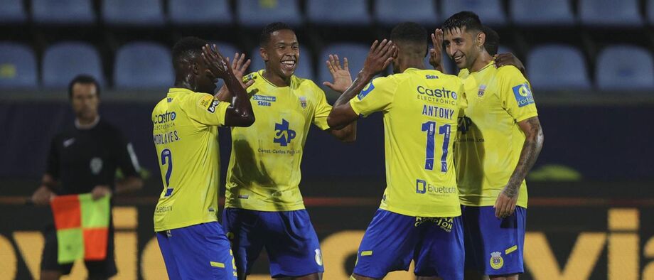 A crónica do Arouca-Famalicão, 4-1: uma resposta cabal com grandes golos 