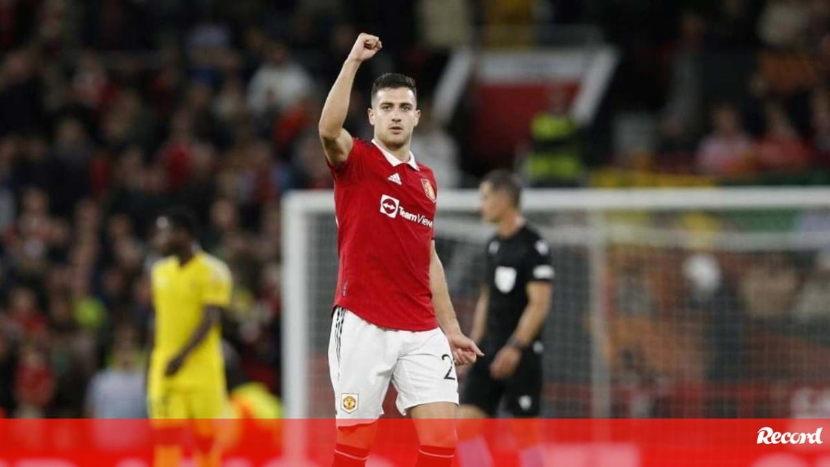 Manchester United anuncia chegada de Dalot, promessa portuguesa - Gazeta  Esportiva