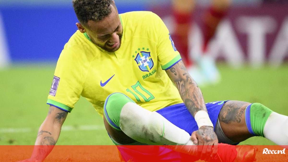 Neymar fala pela primeira vez após contusão: 'Um dos momentos mais