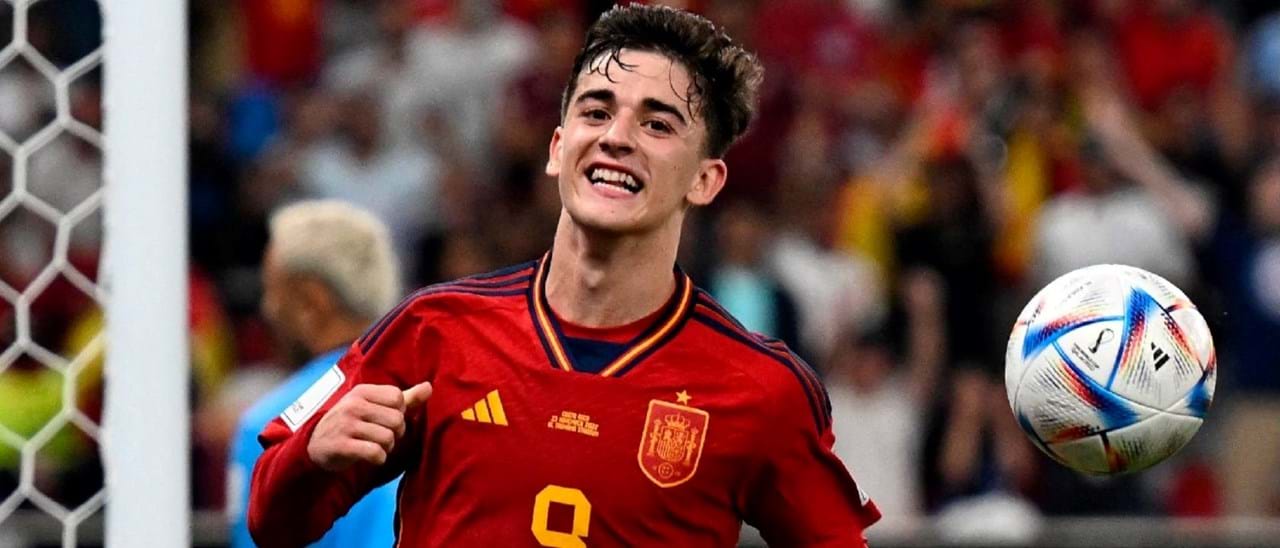 Golden Boy: Gavi, do Barcelona, é eleito melhor jogador jovem de 2022 -  Placar - O futebol sem barreiras para você