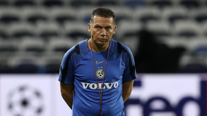 Treinador do Maccabi avisa Benfica: «Se precisarmos da vitória vamos com tudo»