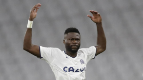 Insólito: Mbemba revela que jogadores do Marselha não sabiam que empate bastava para garantir Liga Europa