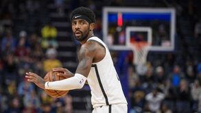 Nike suspende contrato com Kyrie Irving por polémica antissemita