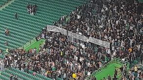 «Amorim, a culpa não é tua»: a tarja da Juve Leo dirigida ao treinador do Sporting