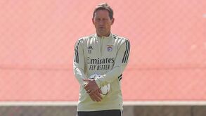 Regressa dupla do meio-campo e há dúvida na frente: o onze provável do Benfica para o jogo com o Estoril