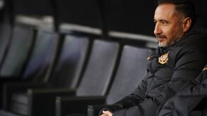 Corinthians, de Vítor Pereira, vence Ceará e 'ajuda' Cuiabá de António Oliveira