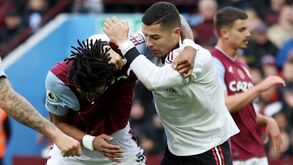 Cristiano Ronaldo e Mings pegaram-se e tiveram de ser separados no Aston Villa-Man. United