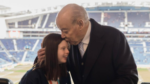 Recordista mundial Diana Torres viu jogo do FC Porto no camarote presidencial e recebeu 'bênção' de Pinto da Costa