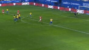 Neres entrou e assistiu assim João Mário para o quarto golo do Benfica ao Estoril