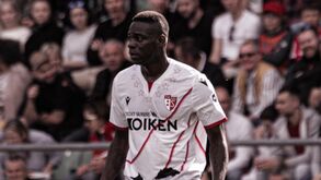 Balotelli apelida federação suíça de 