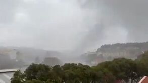 As imagens do tornado que afetou Alcântara, em Lisboa