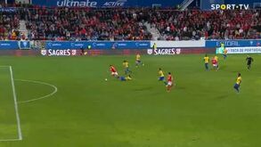 Estoril-Benfica: o vermelho direto mostrado a Francisco Geraldes após lance com Rafa