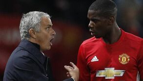 'Orelhas Quentes FC': Karsdorp 'reforça' equipa de José Mourinho