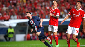 Golo de Messi frente ao Benfica na Luz nomeado o melhor da fase de grupos da Champions