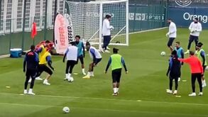 Messi fez maldade a Neymar no treino do PSG