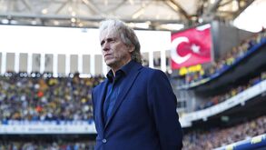 Turquia: Galatasaray perde e dá alento a Jorge Jesus