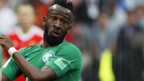 Fahad Al-Muwallad substituído 