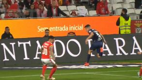 O lance do penálti de Otamendi que permitiu ao Gil Vicente empatar na Luz